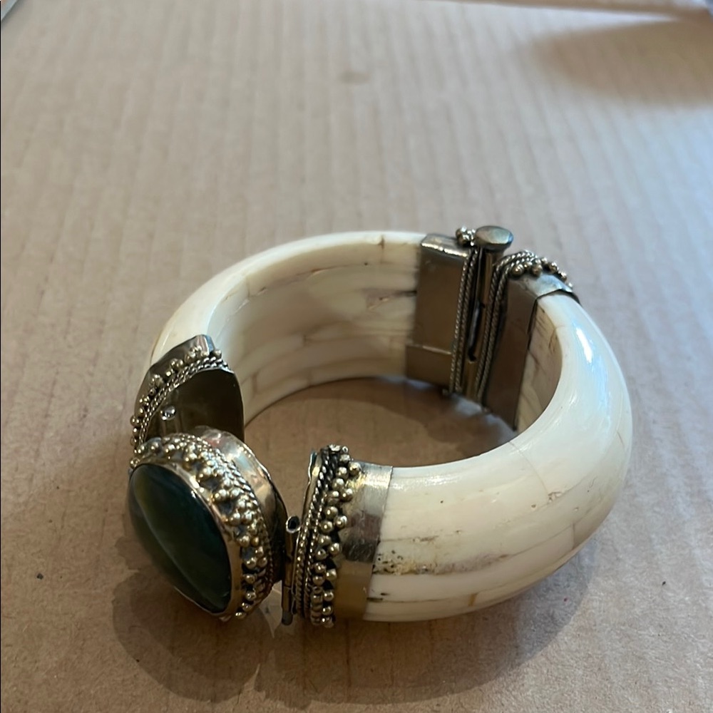 Chunky White and Silver Bracelet BONE/TRIBAL